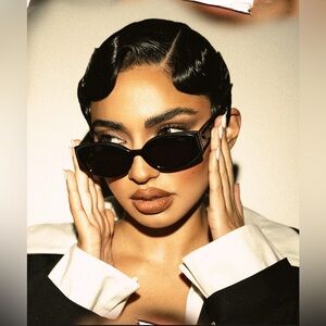 Dezi Perrona Black Sunglasses 🖤✨